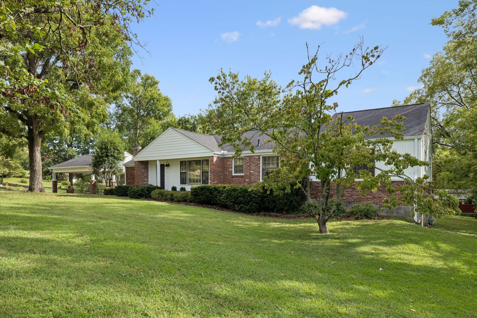 Property Photo:  2809 Lincoya Dr  TN 37214 