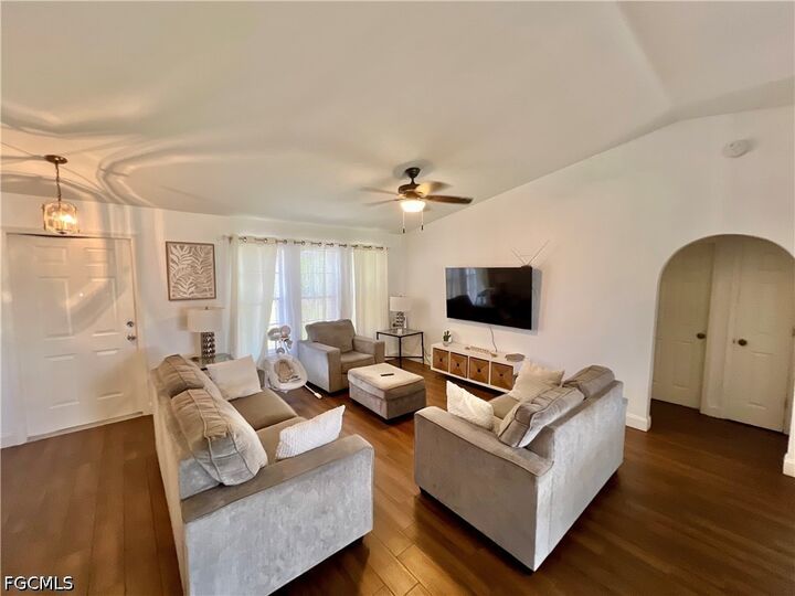 Property Photo:  231 SW 33rd Street  FL 33914 