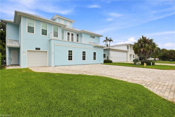 Property Photo:  3967 Skyway Dr  FL 34112 