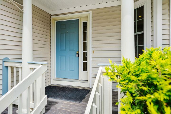 Property Photo:  1465 Hooksett Road  NH 03106 