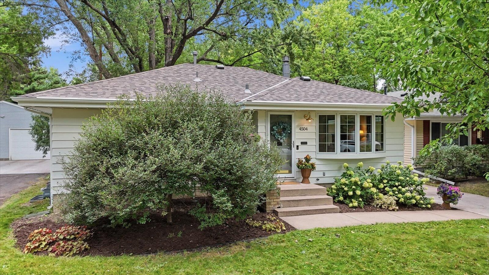 Property Photo: 4504 Halifax Avenue N MN 55422