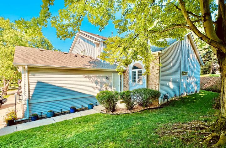 Property Photo:  915 Kimberly Lane  MN 55317 