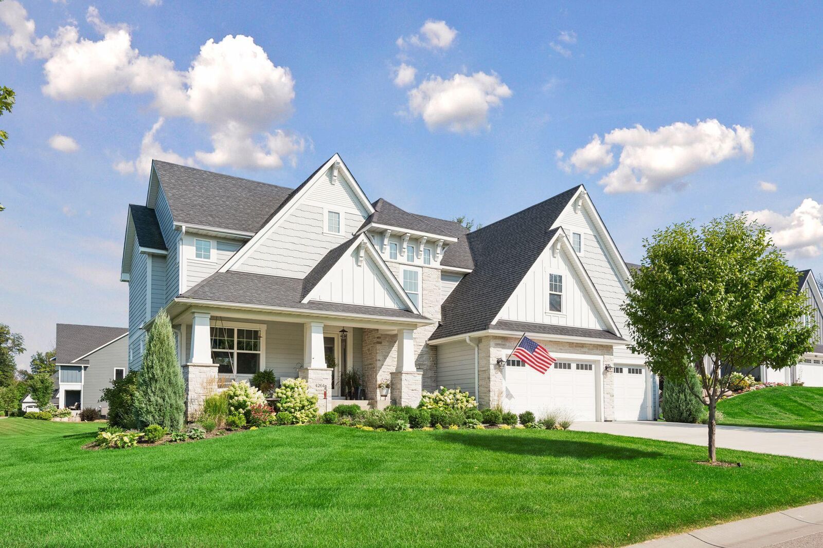 Property Photo:  4264 Woodland Court  MN 55331 