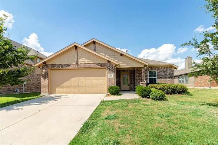Property Photo: 516 Hunt Farms Road TX 75189