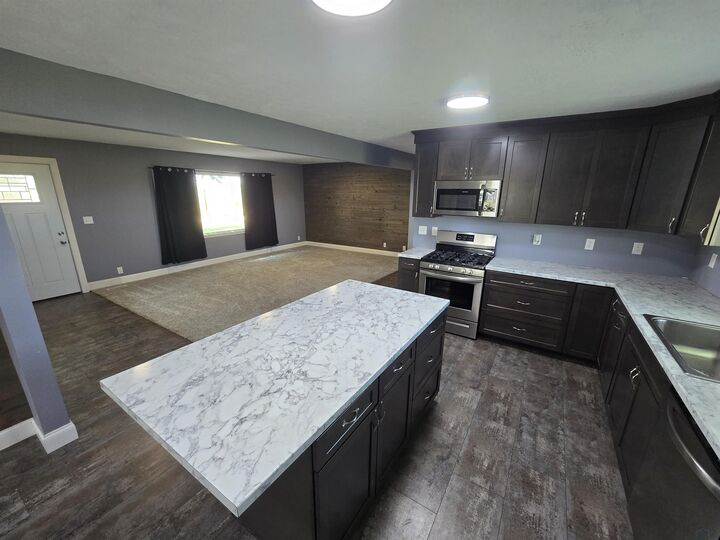 Property Photo:  1718 Bettin Ave  IA 51053 