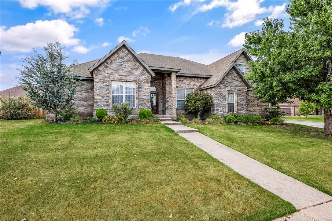 Property Photo:  775 Douglas Street  AR 72751 