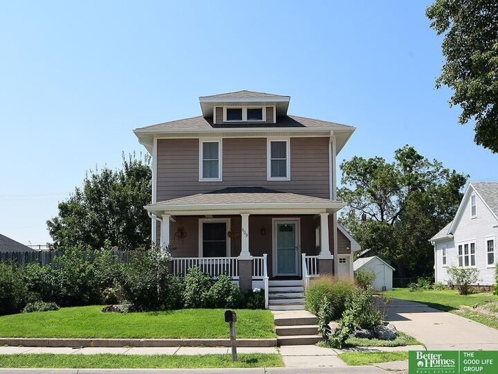 Property Photo:  809 N Nebraska Avenue  NE 68467 