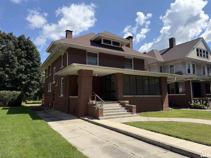 Property Photo: 1003 N Broad Street IL 61401