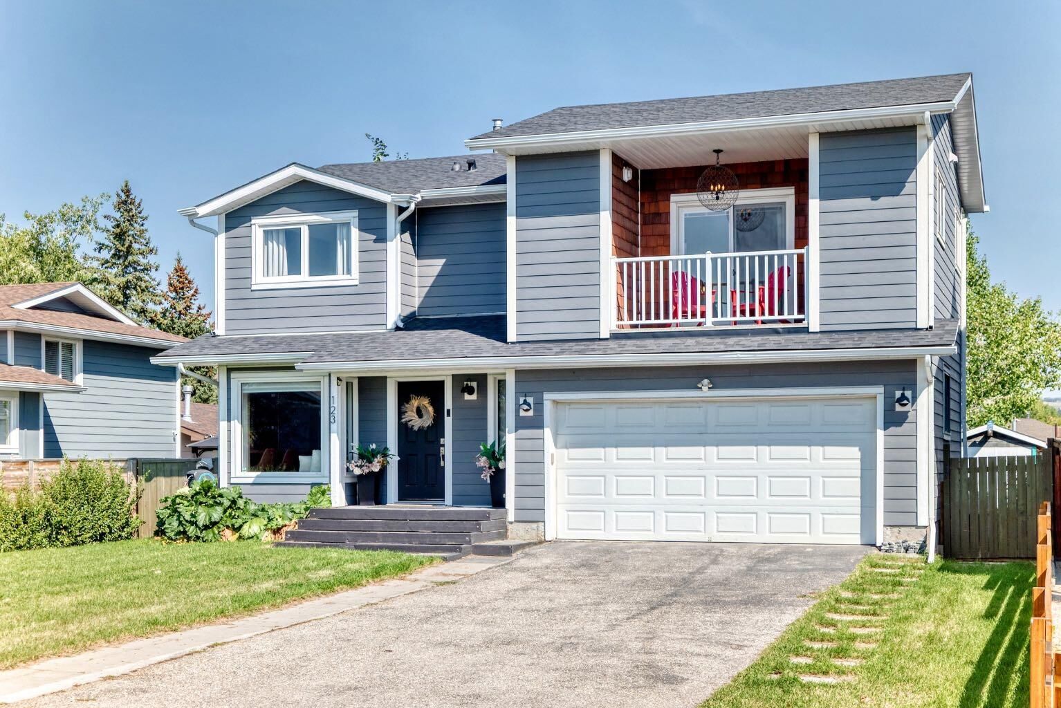 Property Photo:  123 Glenhill Drive  AB T4C 0C6 