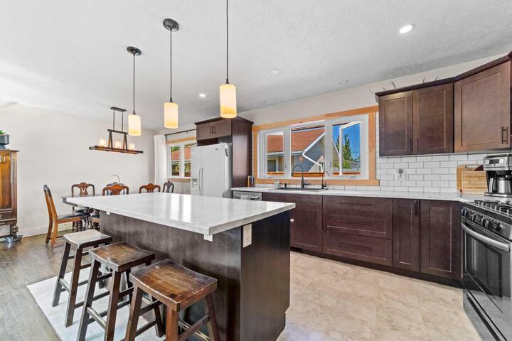 Property Photo: 5113 49 Avenue AB T0B 1N0