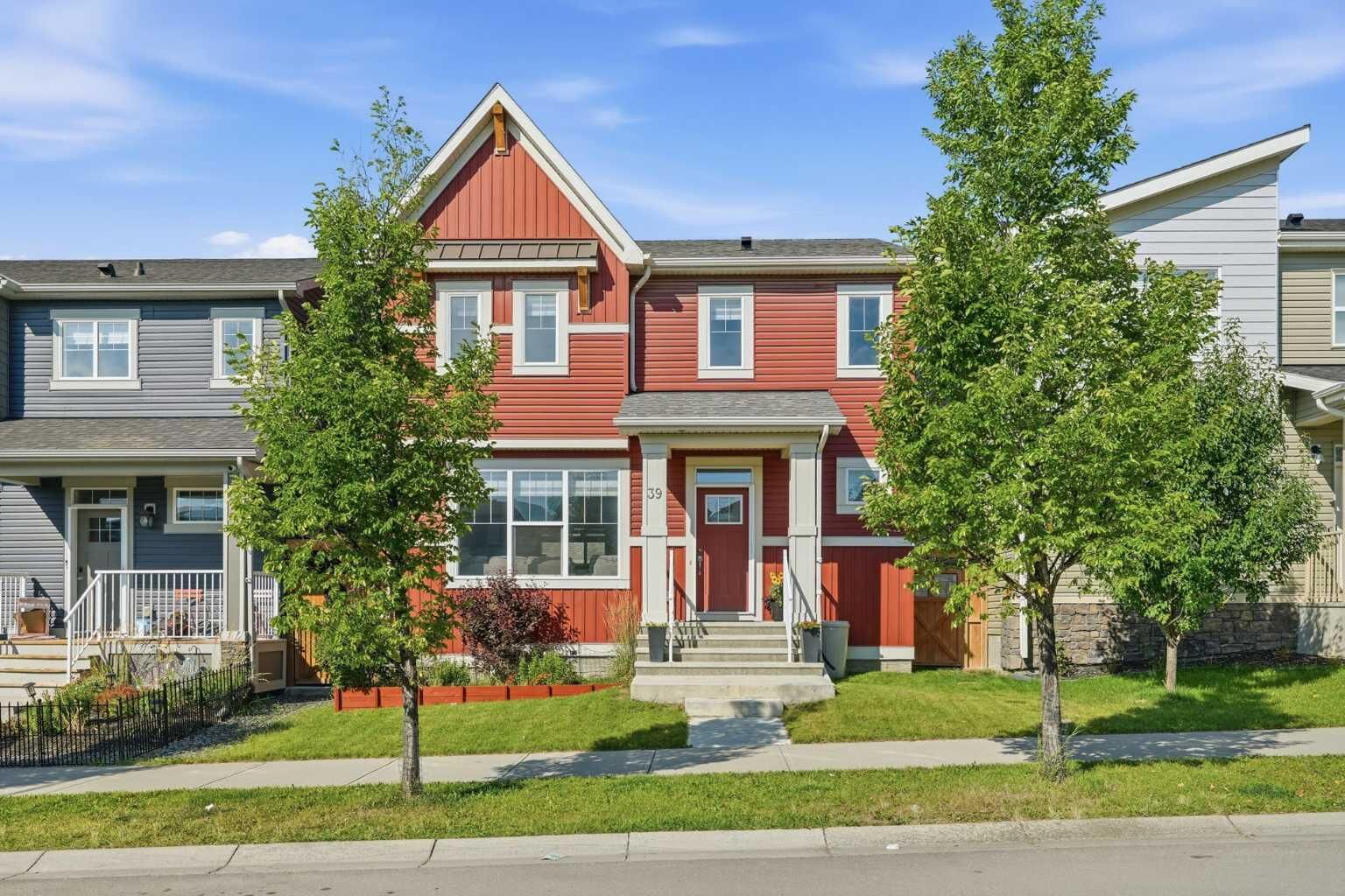 Property Photo: 39 Lucas Boulevard NW AB T3P 1H9