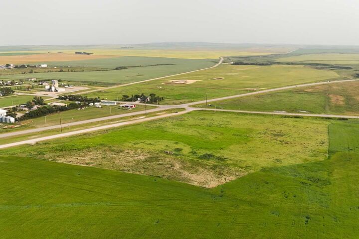 Property Photo:  On Hwy 5  AB T0K 2C0 