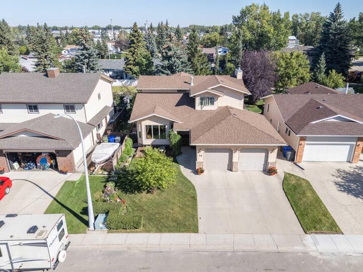 Property Photo:  70 Balsam Crescent  AB T4H 1L1 
