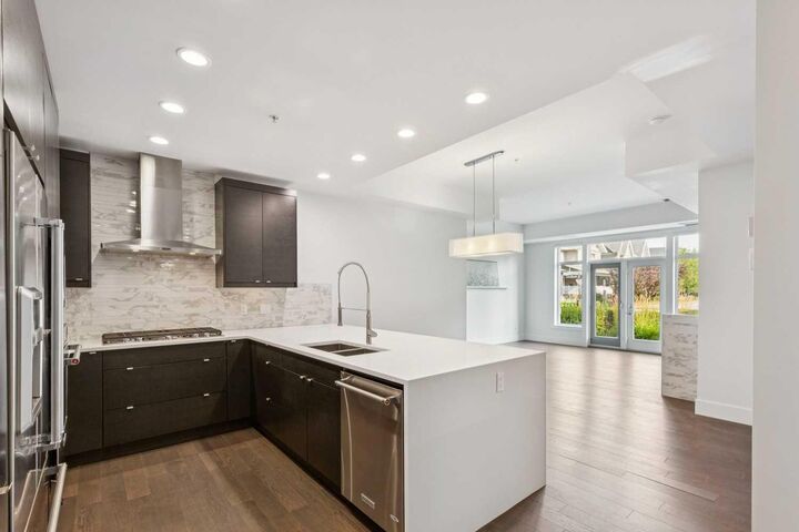 Property Photo:  23 Burma Star Road SW 106  AB T3E 7Y9 