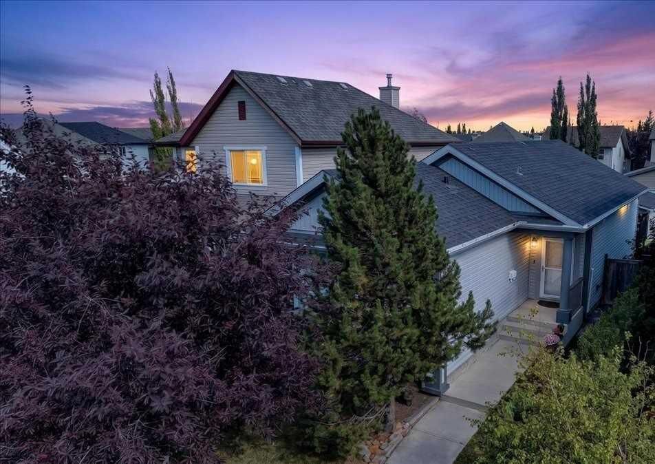 Property Photo: 23 Copperfield Rise SE AB T2Z 4R6
