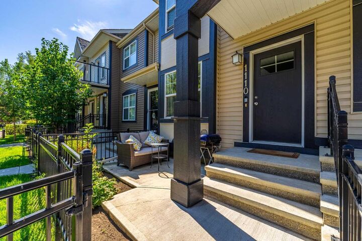 Property Photo:  1110 McKenzie Towne Row SE  AB T2Z 1E1 