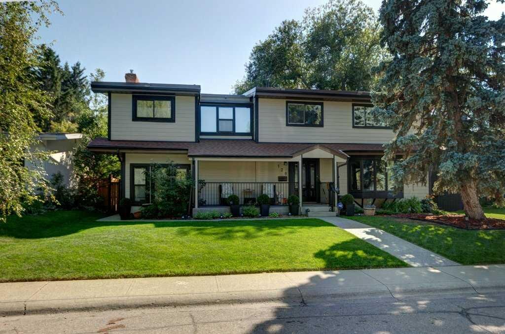 Property Photo:  128 Chinook Drive SW  AB T2V 2P9 