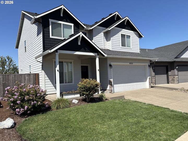 Property Photo: 4325 Somerset Dr NE OR 97322