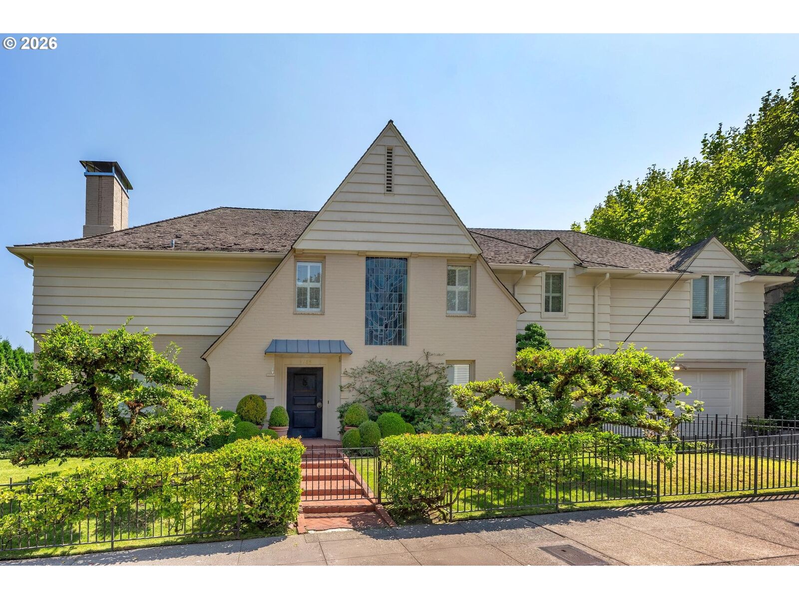 Property Photo: 1784 SW Montgomery Dr OR 97201