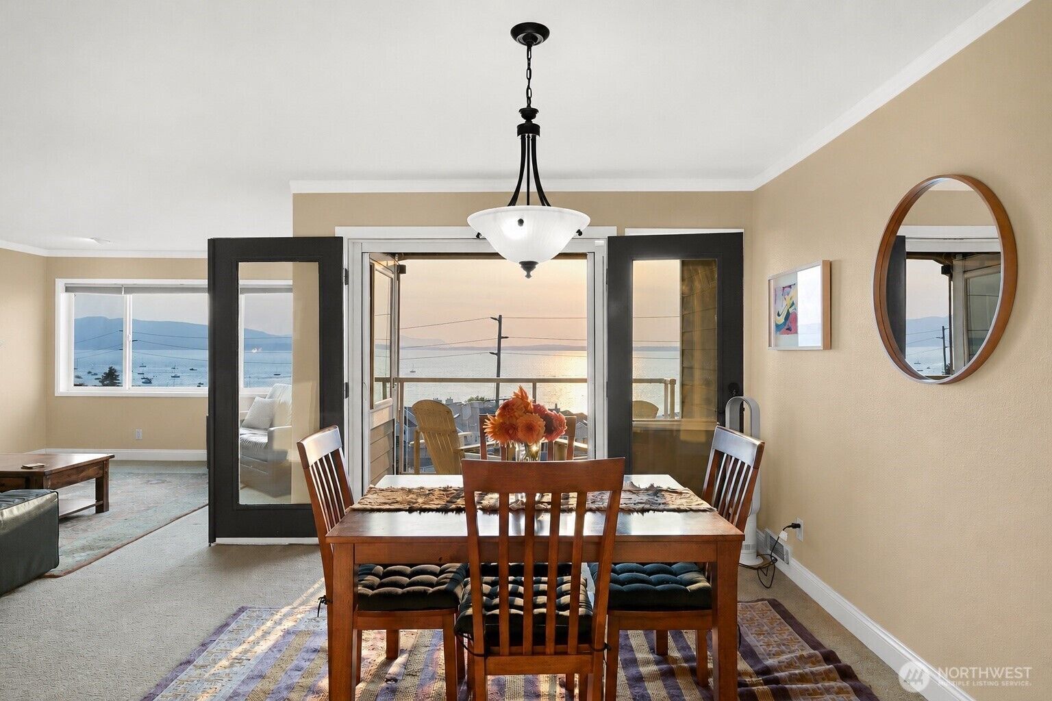Property Photo:  424  14th Street 403  WA 98225 