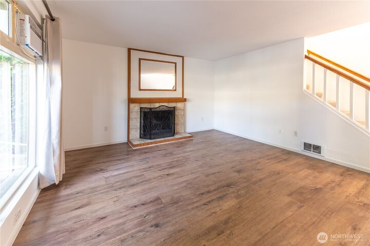Property Photo:  4326  156th Street SE 1A  WA 98087 