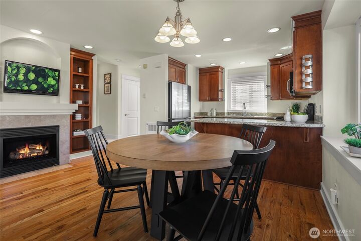Property Photo:  8846  Midvale Avenue N B  WA 98103 