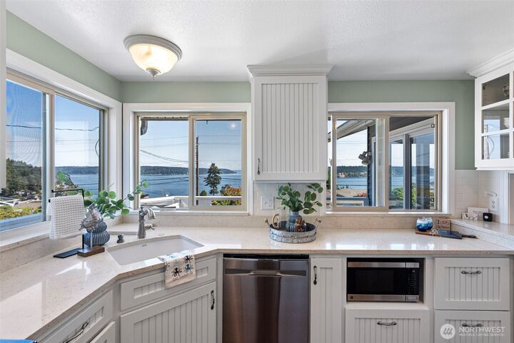 Property Photo:  7108  Soundview Drive NW  WA 98335 