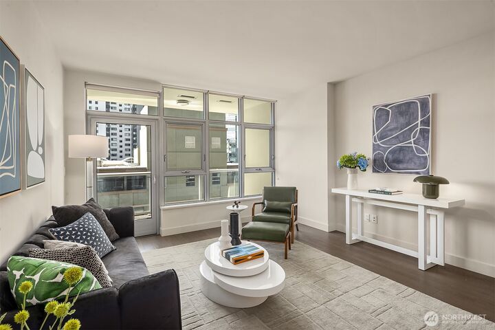 Property Photo:  583  Battery Street 508N  WA 98121 