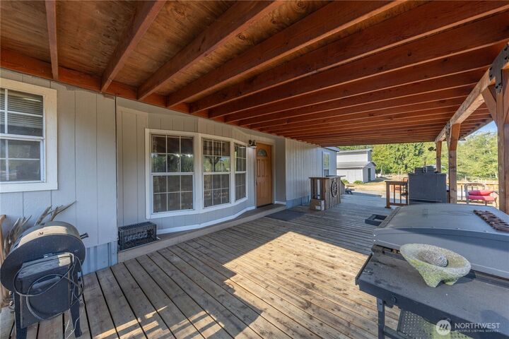 Property Photo: 37844 Schulze Rd WA 98237
