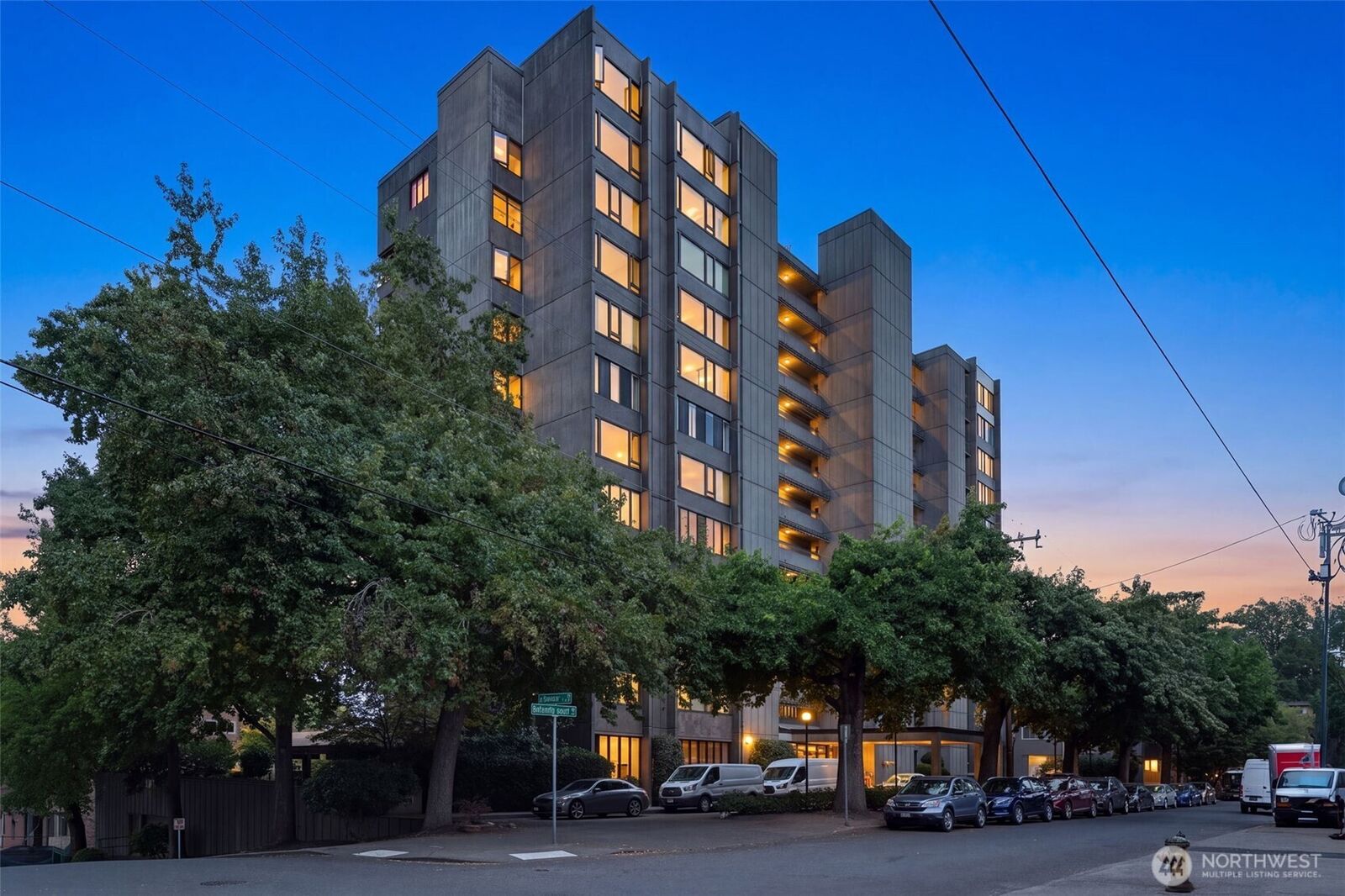 Property Photo: 601 Belmont Avenue E B2 WA 98102