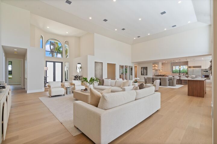 Property Photo: 4484 Bocaire Boulevard FL 33487