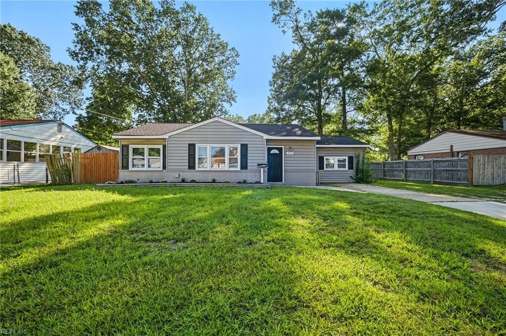 Property Photo:  305 Hospital Dr  VA 23452 