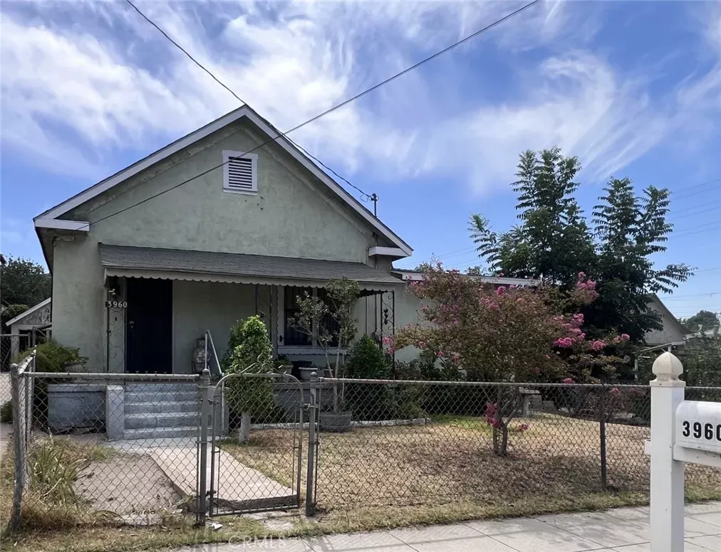 Property Photo: 3960 Park Avenue CA 92507