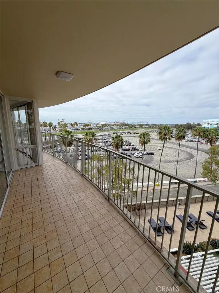 Property Photo:  700 E Ocean 808  CA 90802 