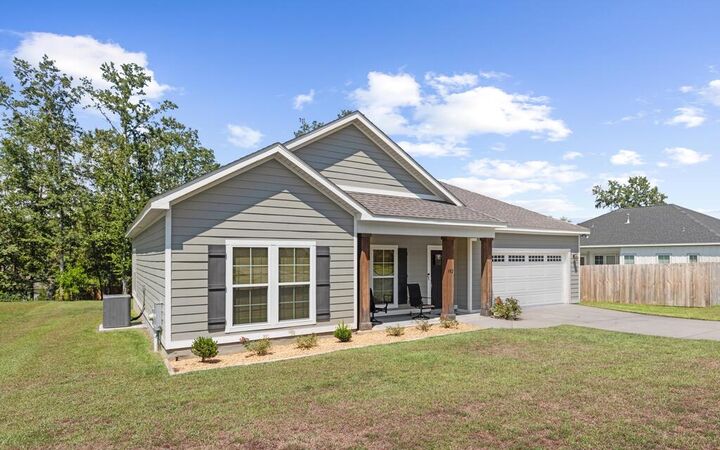 Property Photo:  152 Memory Lane  AL 36027 