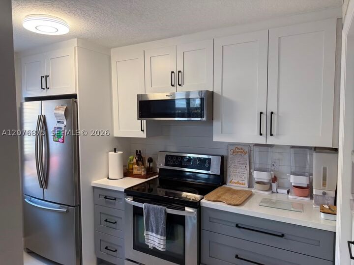 Property Photo: 3158 SW 152nd Pl FL 33185