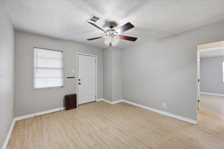 Property Photo:  1611 Avenue C  TX 77627 