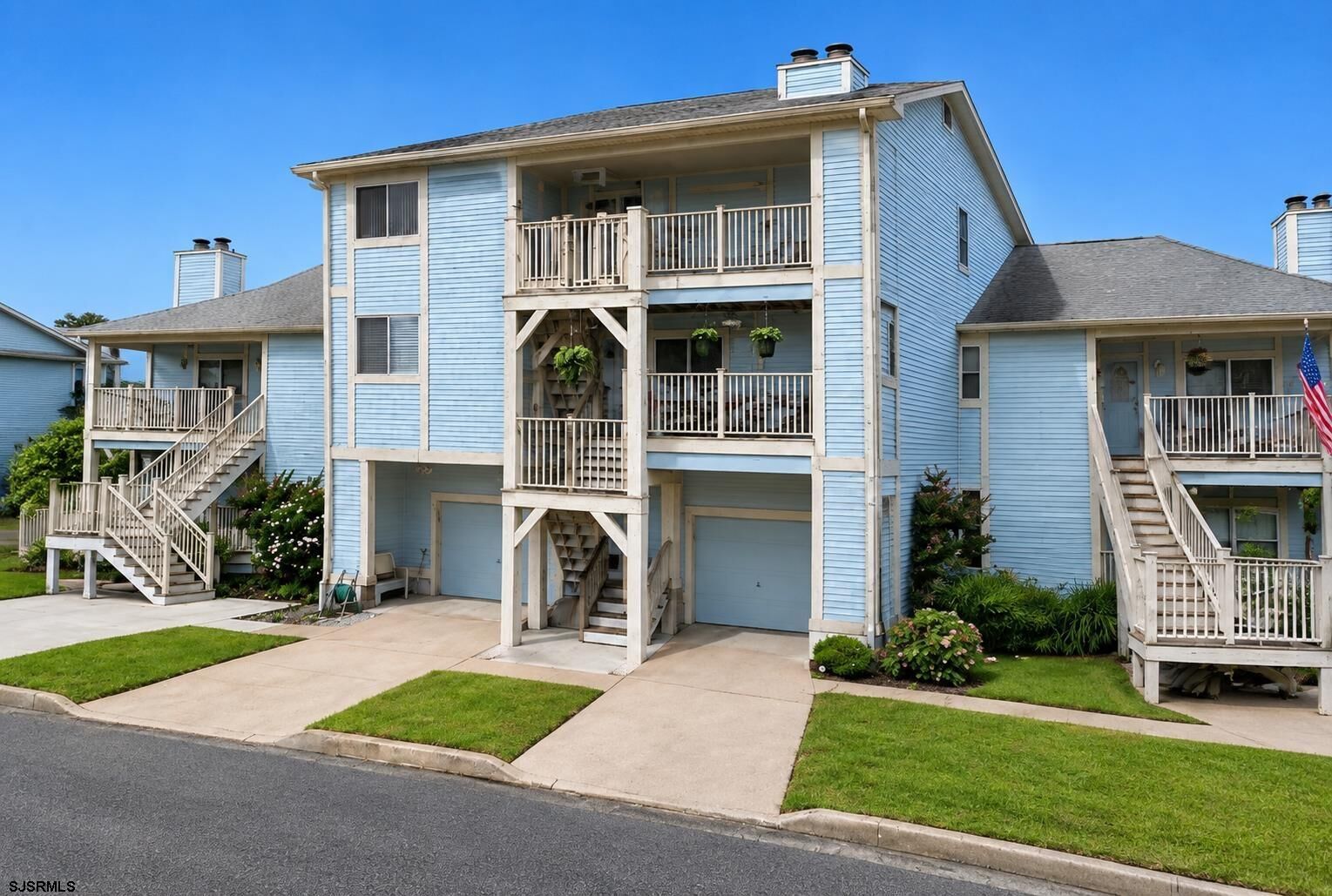 Property Photo: 150 W Cedar Ave 4C NJ 08244