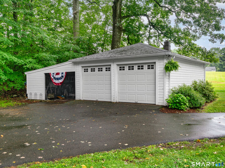 Property Photo:  1891 Middletown Avenue  CT 06472 