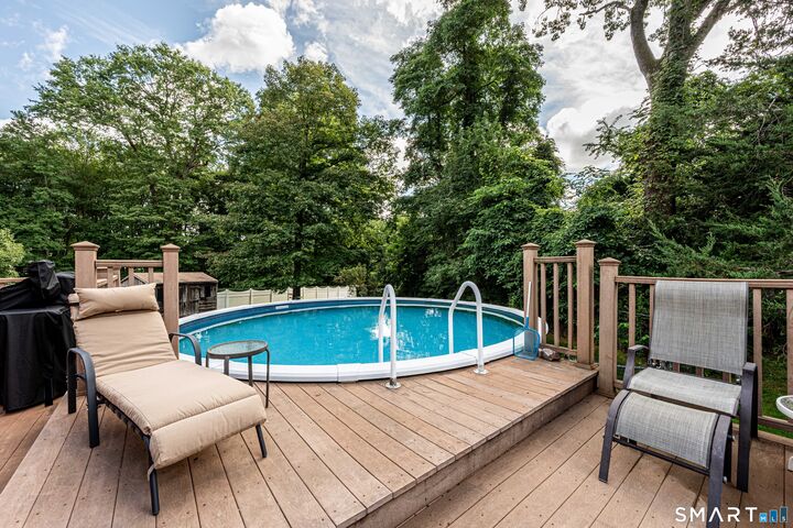 Property Photo: 41 Rainbow Court CT 06514