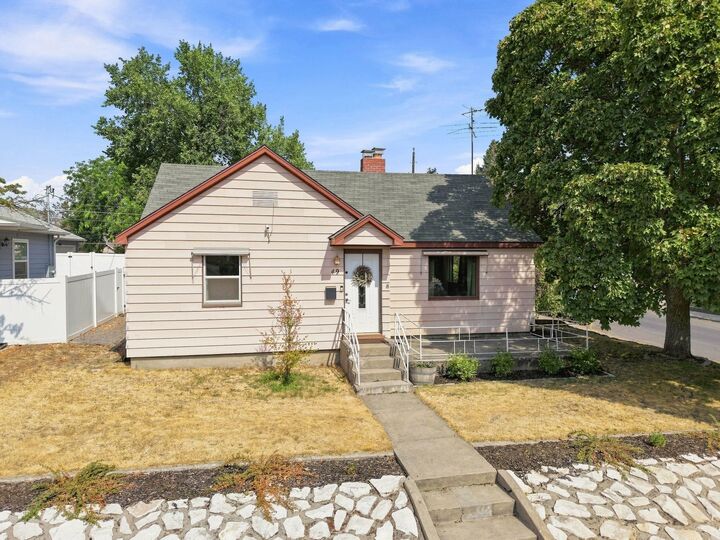 Property Photo: 49 E Providence Ave WA 99207