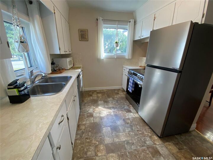 Property Photo:  157 Broadway Street W  SK S3N 0M5 