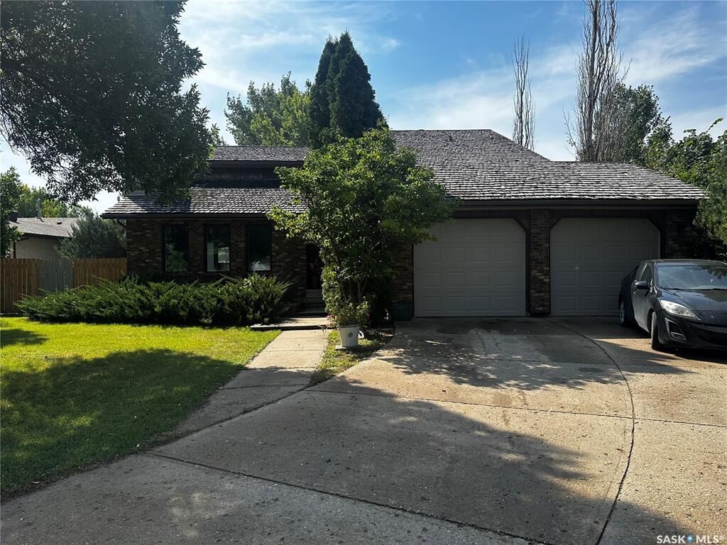 Property Photo:  895 Brimacombe Drive  SK S4H 3J6 
