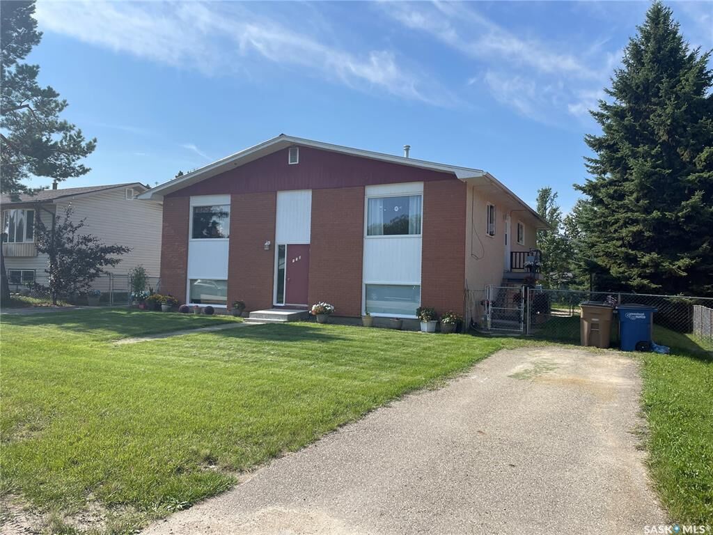 Property Photo:  110 7th Avenue S  SK S0J 0E0 