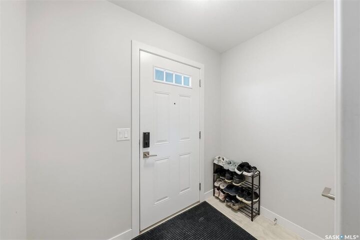 Property Photo: 562 Stilling Way SK S7V 0W5
