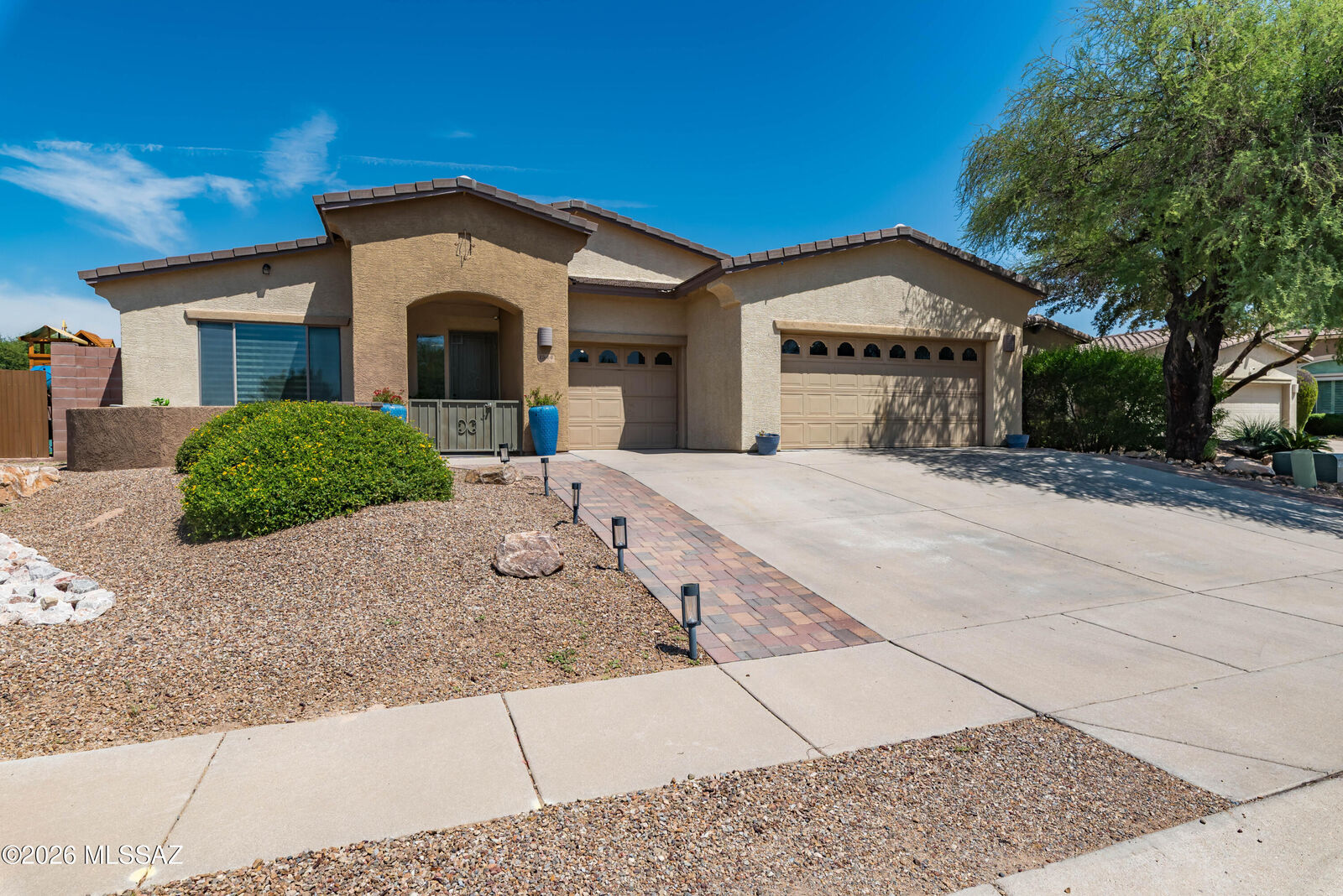 Property Photo:  1544 W Soft Breeze Court  AZ 85737 