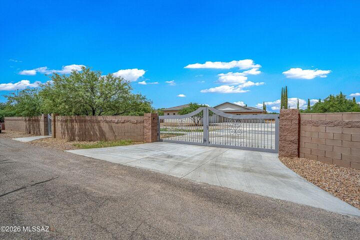 Property Photo:  4647 E Rail North Road  AZ 85739 