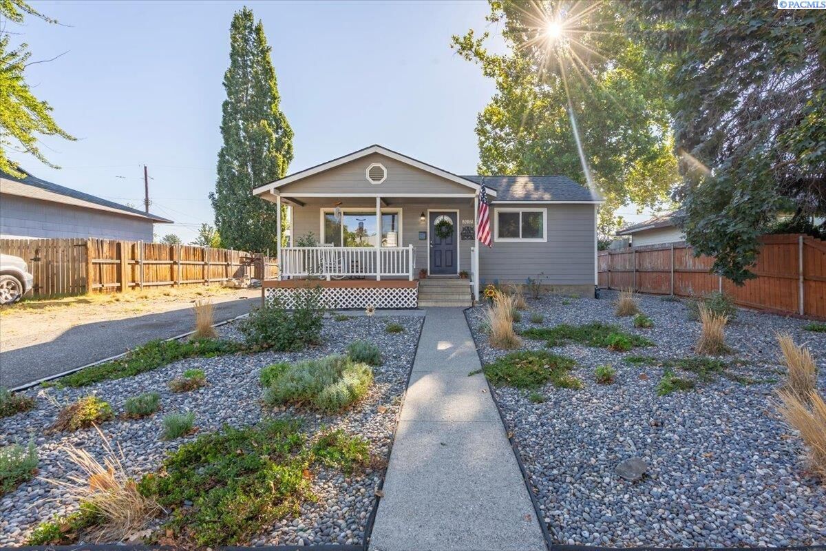 Property Photo: 2032 Cascade Ave WA 99354
