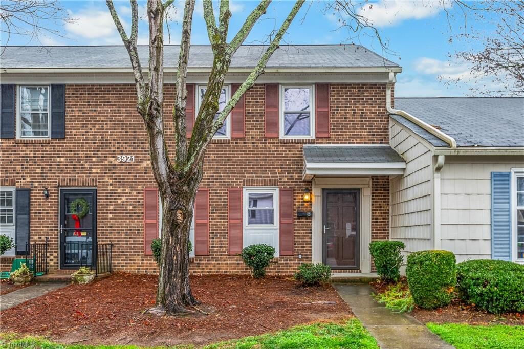 Property Photo: 3921 Valley Court G NC 27106