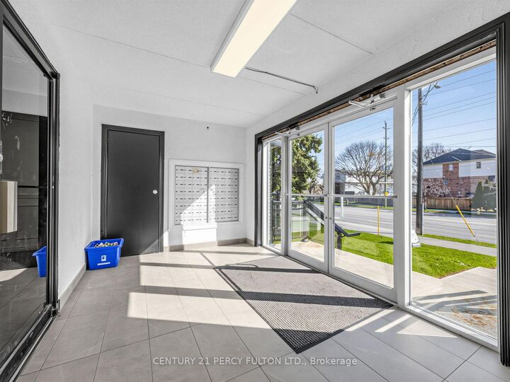 Property Photo: 200 Garden Street 7 ON L1N 0L7